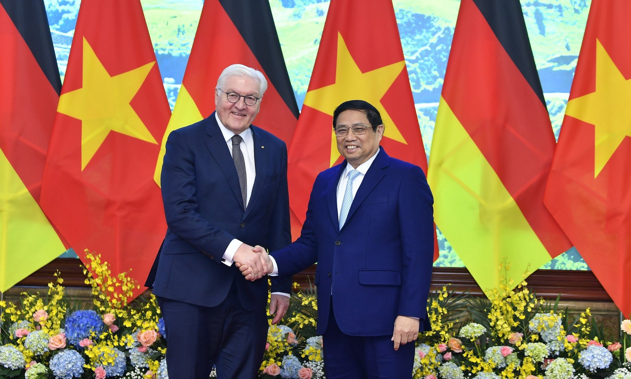 TIẾP ĐÓN TỔNG THỐNG CHLB ĐỨC FRANK-WALTER STEINMEIER VÀ PHU NHÂN ĐẾN THĂM CẤP NHÀ NƯỚC ĐẾN VIỆT NAM