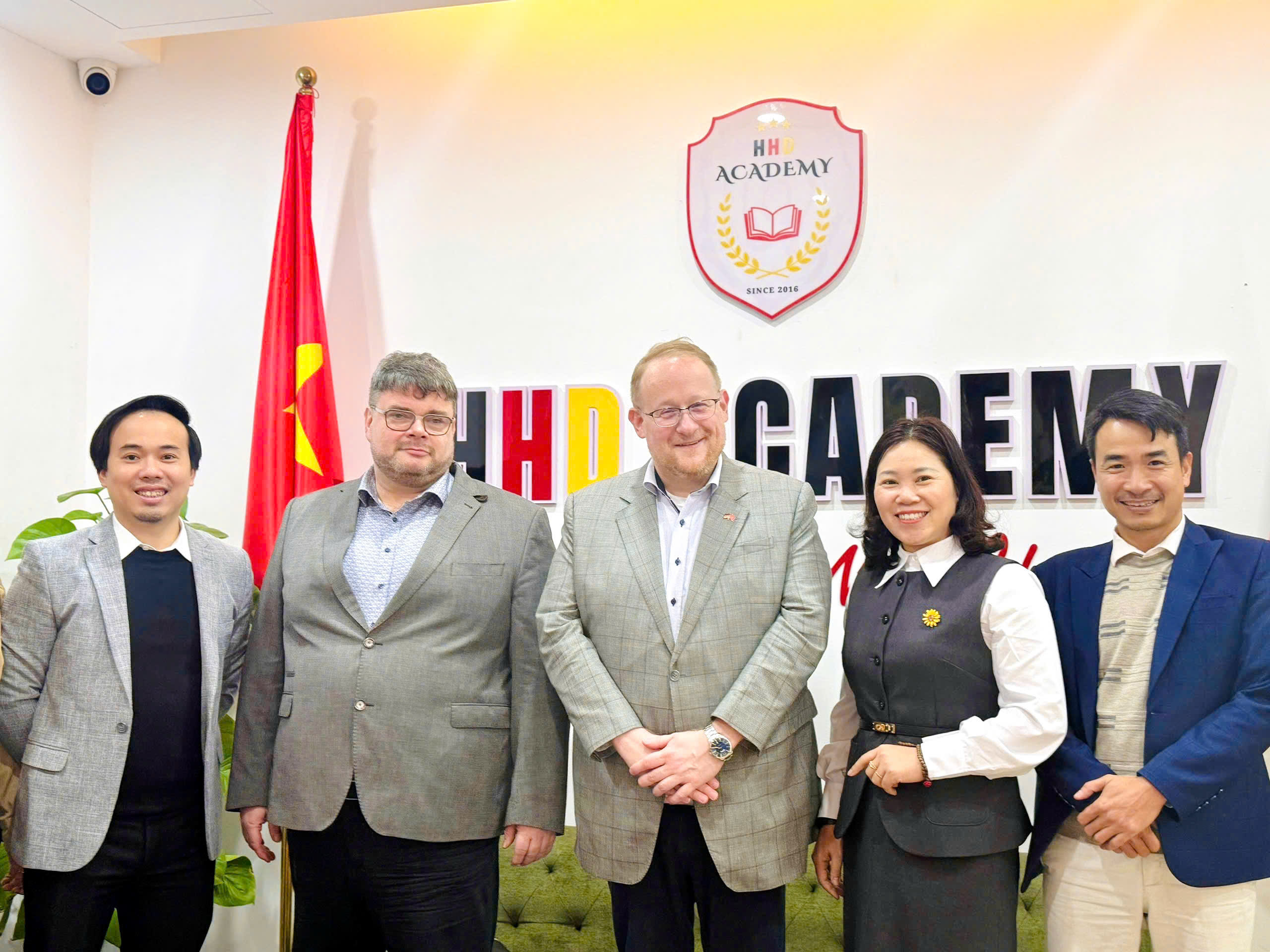 HHD Academy Đón Tiếp Viện Phó Goethe & Cố Vấn Cấp Cao Gerhard Leypoldt