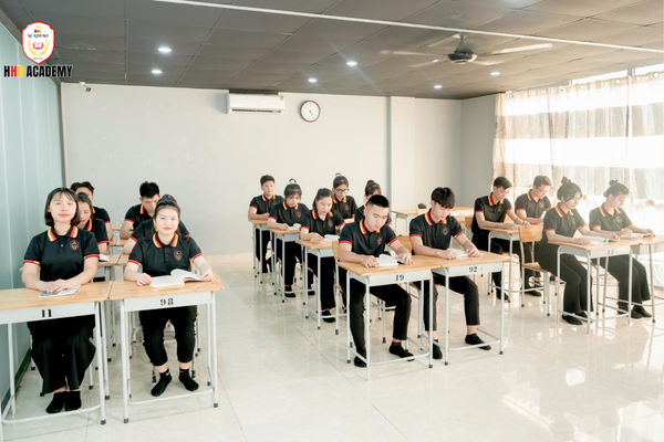 học ngoại ngữ trước khi du học tại HHD Academy